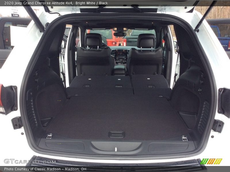 Bright White / Black 2020 Jeep Grand Cherokee Altitude 4x4