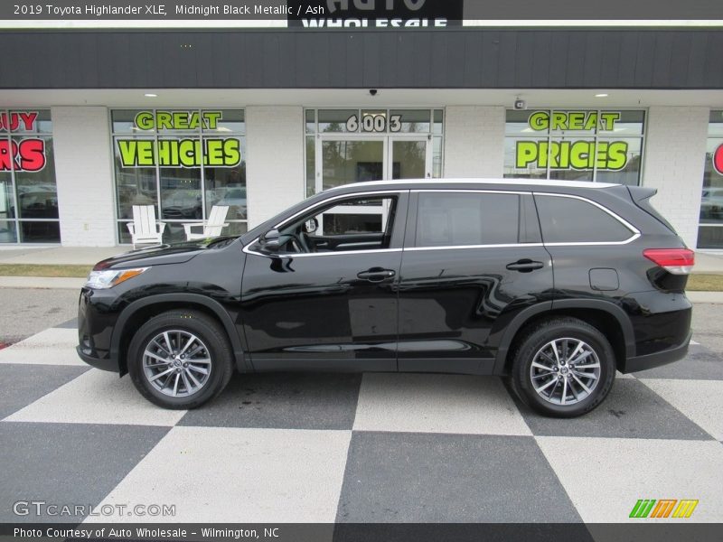 Midnight Black Metallic / Ash 2019 Toyota Highlander XLE