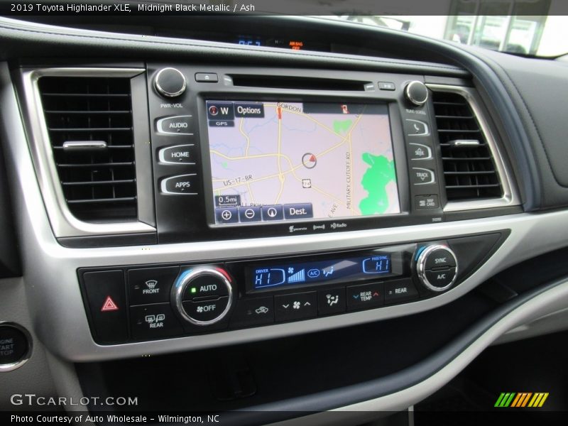 Midnight Black Metallic / Ash 2019 Toyota Highlander XLE