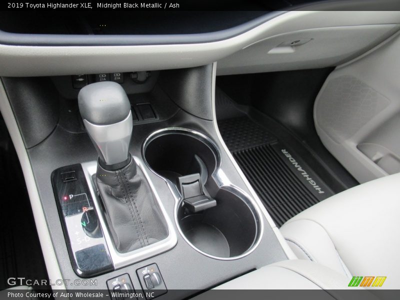 Midnight Black Metallic / Ash 2019 Toyota Highlander XLE