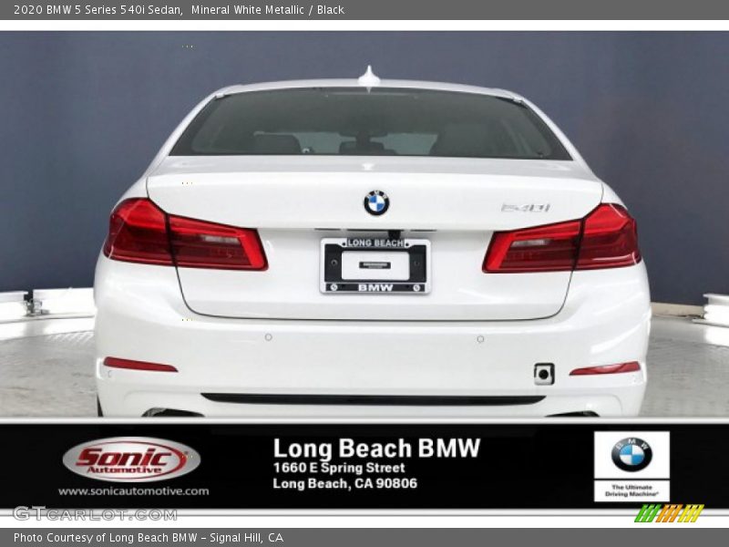 Mineral White Metallic / Black 2020 BMW 5 Series 540i Sedan