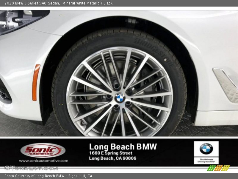 Mineral White Metallic / Black 2020 BMW 5 Series 540i Sedan