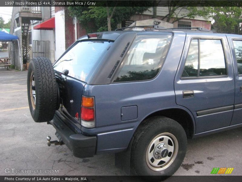 Stratus Blue Mica / Gray 1997 Isuzu Rodeo LS 4x4