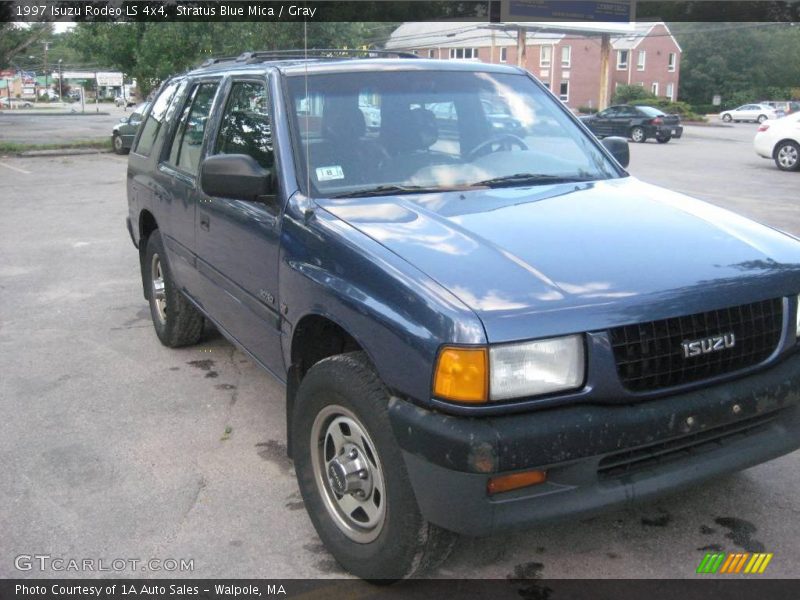 Stratus Blue Mica / Gray 1997 Isuzu Rodeo LS 4x4