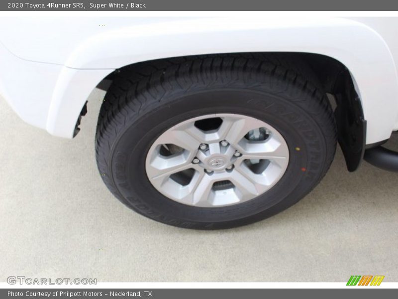 Super White / Black 2020 Toyota 4Runner SR5