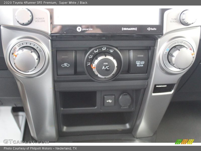 Super White / Black 2020 Toyota 4Runner SR5 Premium