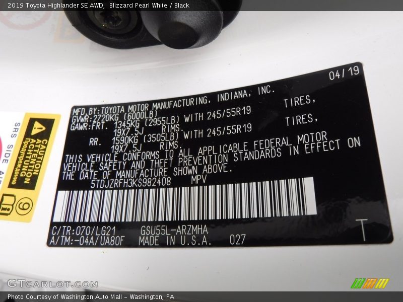 Blizzard Pearl White / Black 2019 Toyota Highlander SE AWD