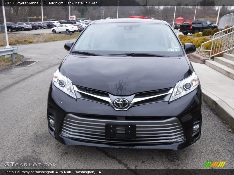 Midnight Black Metallic / Ash 2020 Toyota Sienna XLE