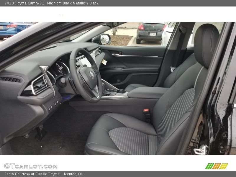 Midnight Black Metallic / Black 2020 Toyota Camry SE