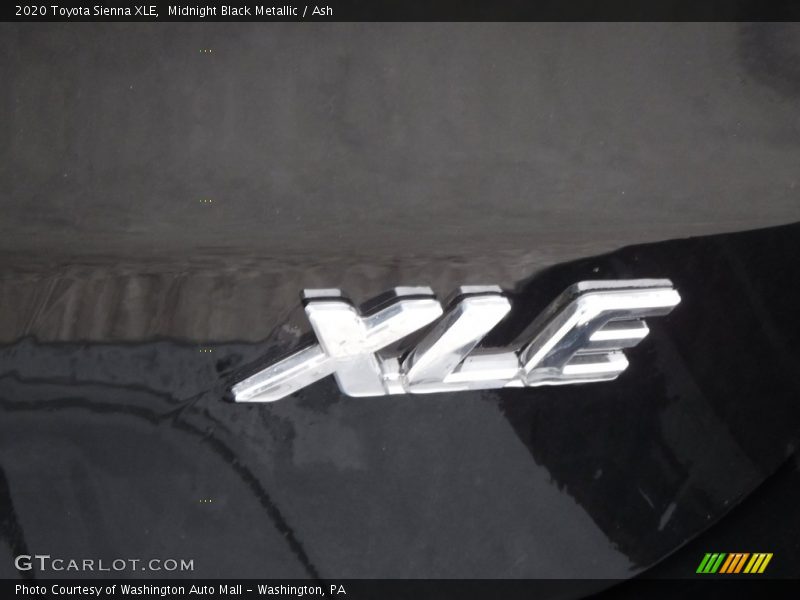Midnight Black Metallic / Ash 2020 Toyota Sienna XLE