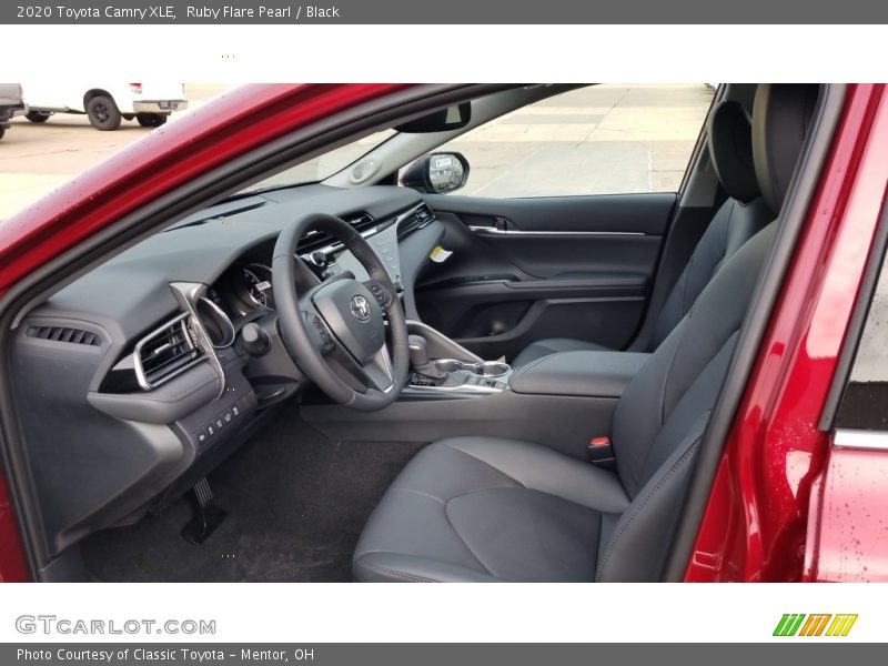Ruby Flare Pearl / Black 2020 Toyota Camry XLE