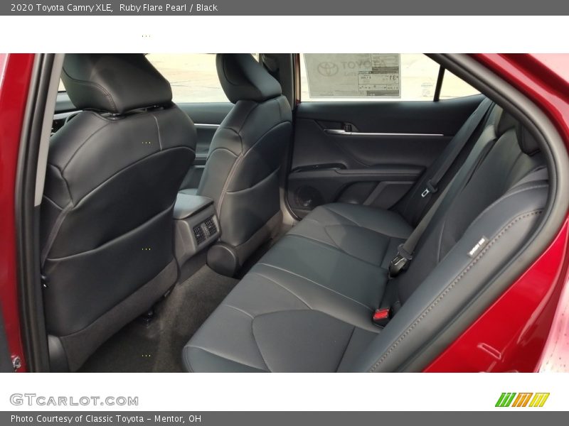 Ruby Flare Pearl / Black 2020 Toyota Camry XLE