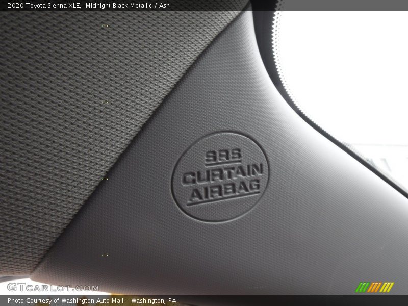 Midnight Black Metallic / Ash 2020 Toyota Sienna XLE