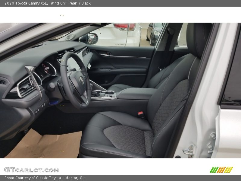 Wind Chill Pearl / Black 2020 Toyota Camry XSE