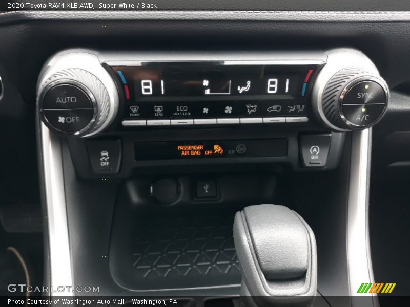 Super White / Black 2020 Toyota RAV4 XLE AWD
