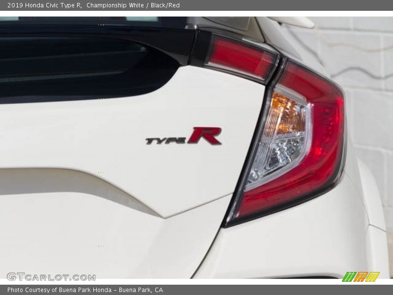 Championship White / Black/Red 2019 Honda Civic Type R