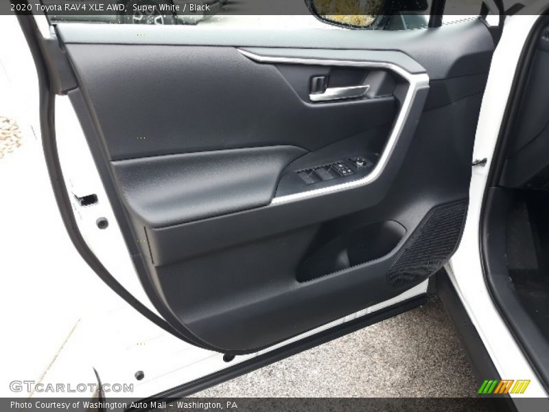 Super White / Black 2020 Toyota RAV4 XLE AWD