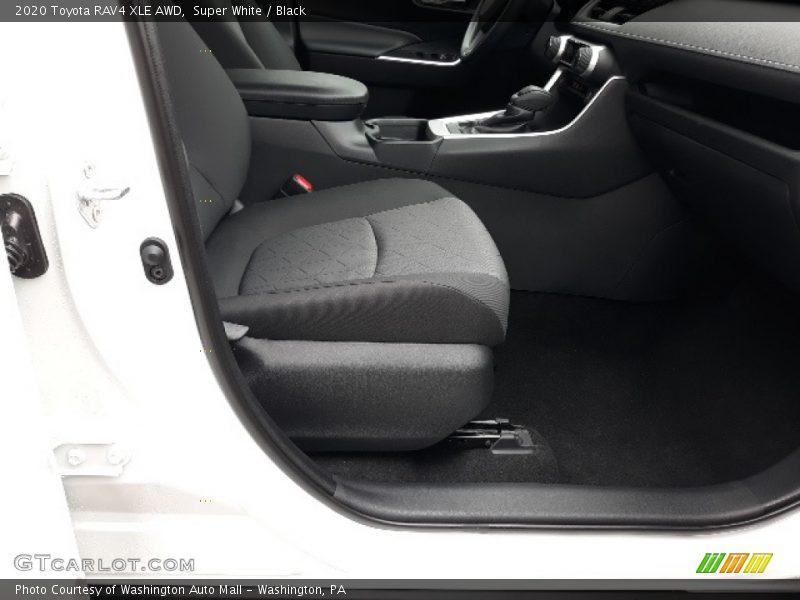 Super White / Black 2020 Toyota RAV4 XLE AWD