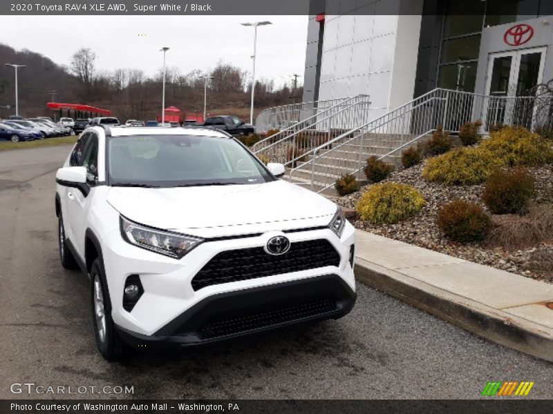Super White / Black 2020 Toyota RAV4 XLE AWD