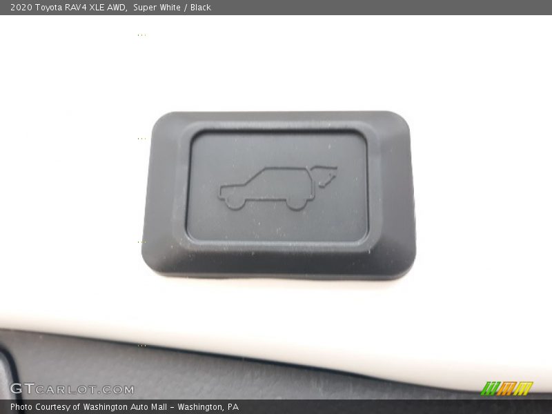 Super White / Black 2020 Toyota RAV4 XLE AWD