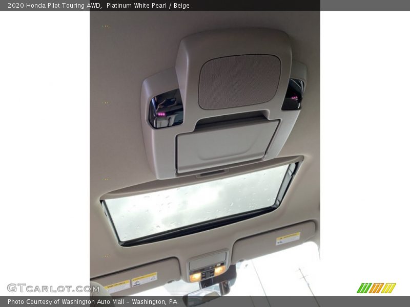 Platinum White Pearl / Beige 2020 Honda Pilot Touring AWD
