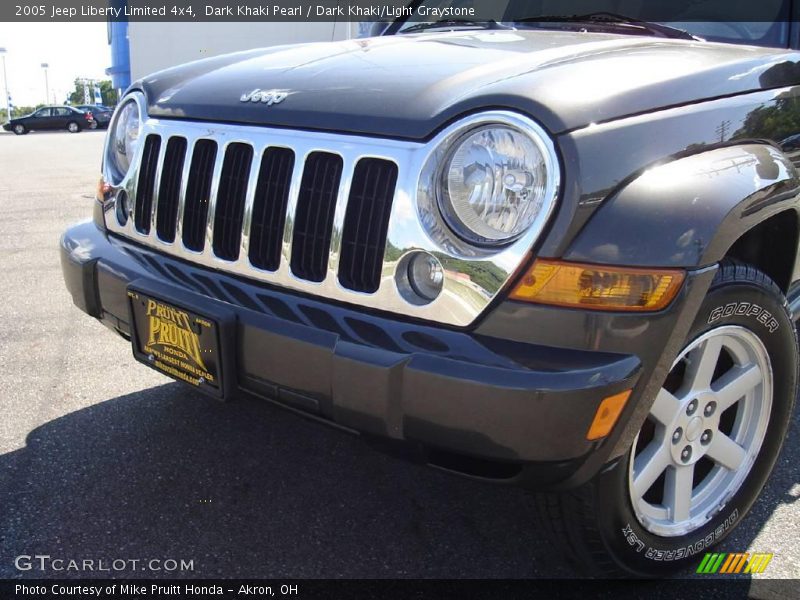 Dark Khaki Pearl / Dark Khaki/Light Graystone 2005 Jeep Liberty Limited 4x4