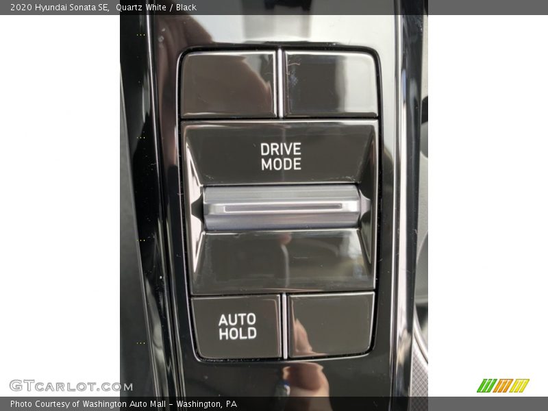 Quartz White / Black 2020 Hyundai Sonata SE