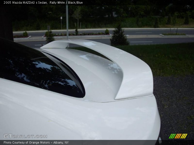 Rally White / Black/Blue 2005 Mazda MAZDA3 s Sedan