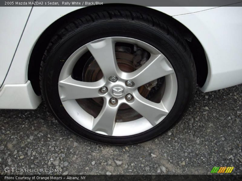 Rally White / Black/Blue 2005 Mazda MAZDA3 s Sedan