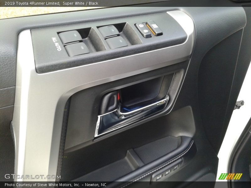 Super White / Black 2019 Toyota 4Runner Limited