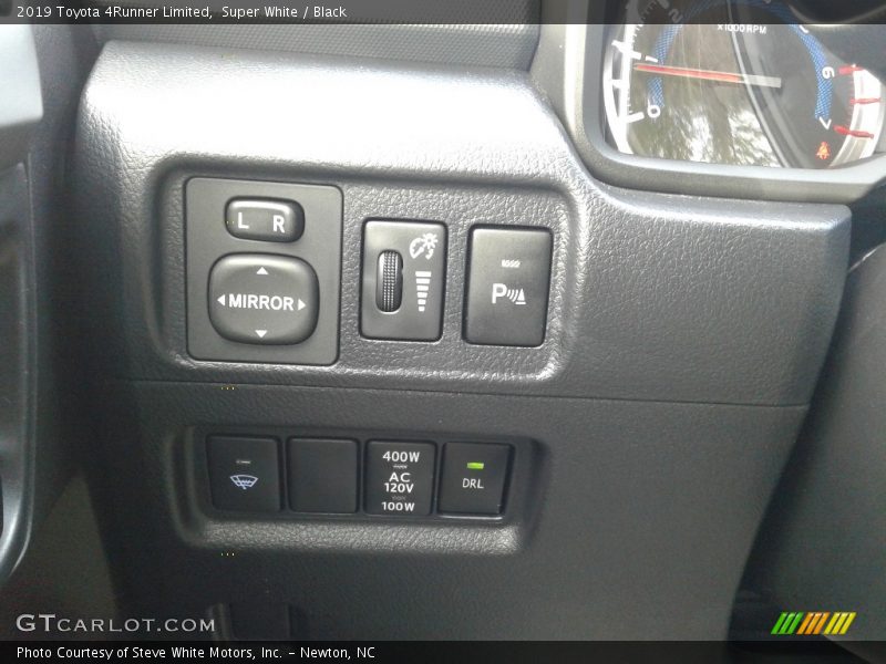 Super White / Black 2019 Toyota 4Runner Limited