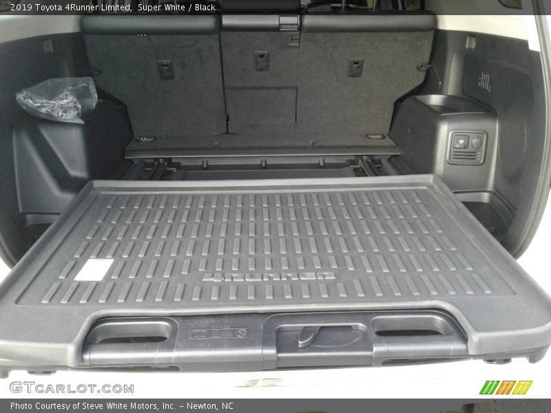 Super White / Black 2019 Toyota 4Runner Limited