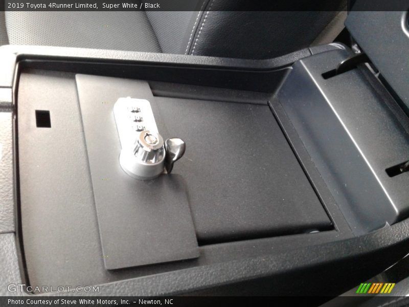 Super White / Black 2019 Toyota 4Runner Limited