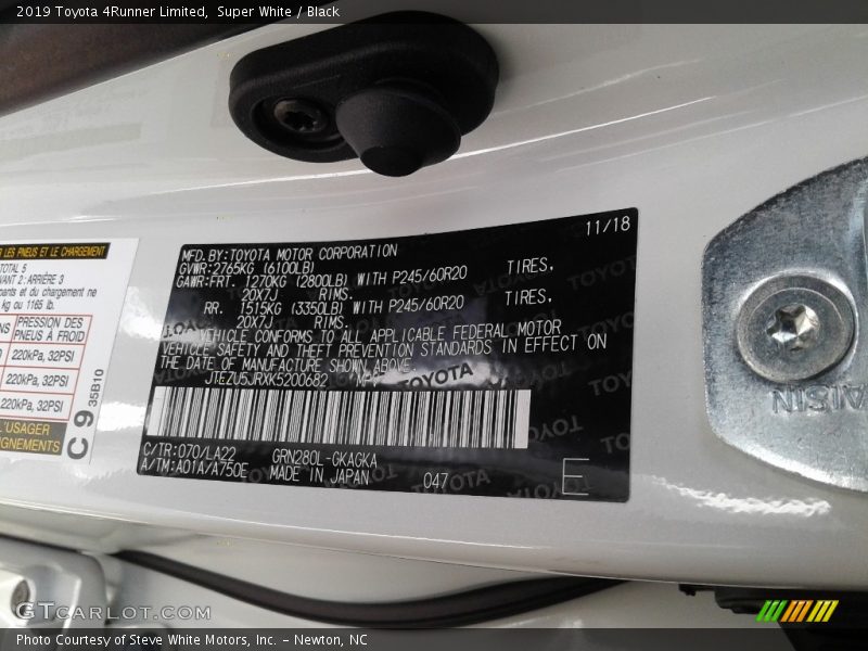 Super White / Black 2019 Toyota 4Runner Limited