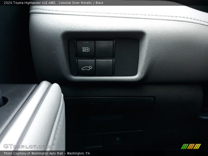 Celestial Silver Metallic / Black 2020 Toyota Highlander XLE AWD