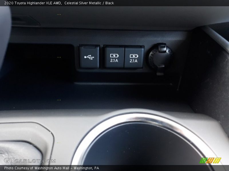 Celestial Silver Metallic / Black 2020 Toyota Highlander XLE AWD