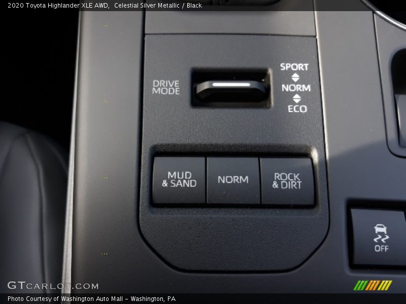 Celestial Silver Metallic / Black 2020 Toyota Highlander XLE AWD