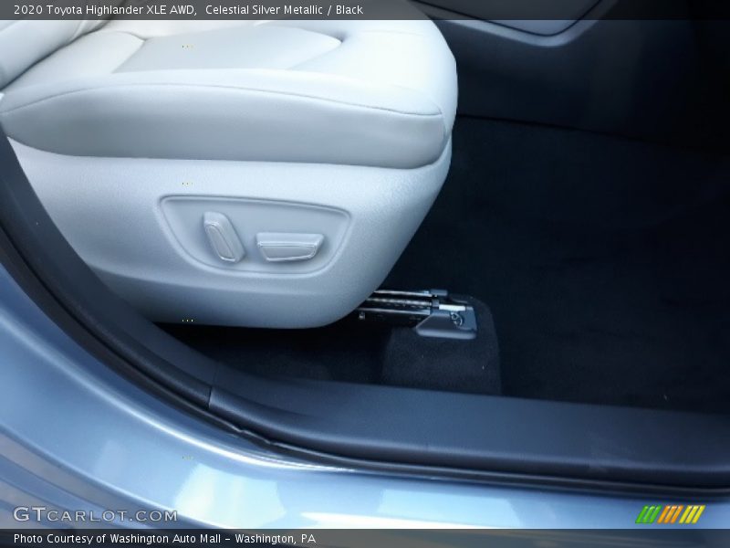 Celestial Silver Metallic / Black 2020 Toyota Highlander XLE AWD
