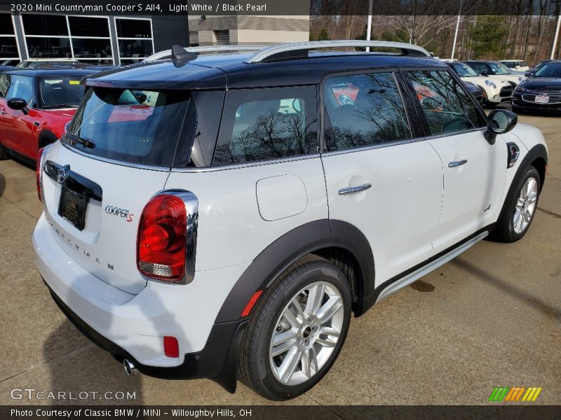 Light White / Black Pearl 2020 Mini Countryman Cooper S All4