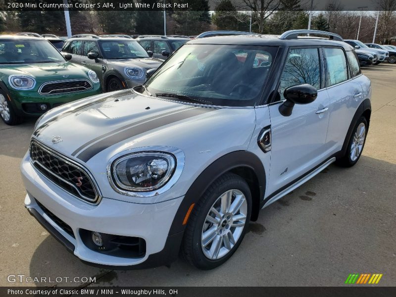 Light White / Black Pearl 2020 Mini Countryman Cooper S All4