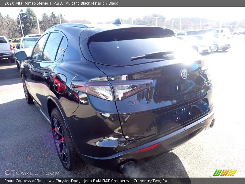 Vulcano Black Metallic / Black 2020 Alfa Romeo Stelvio TI AWD