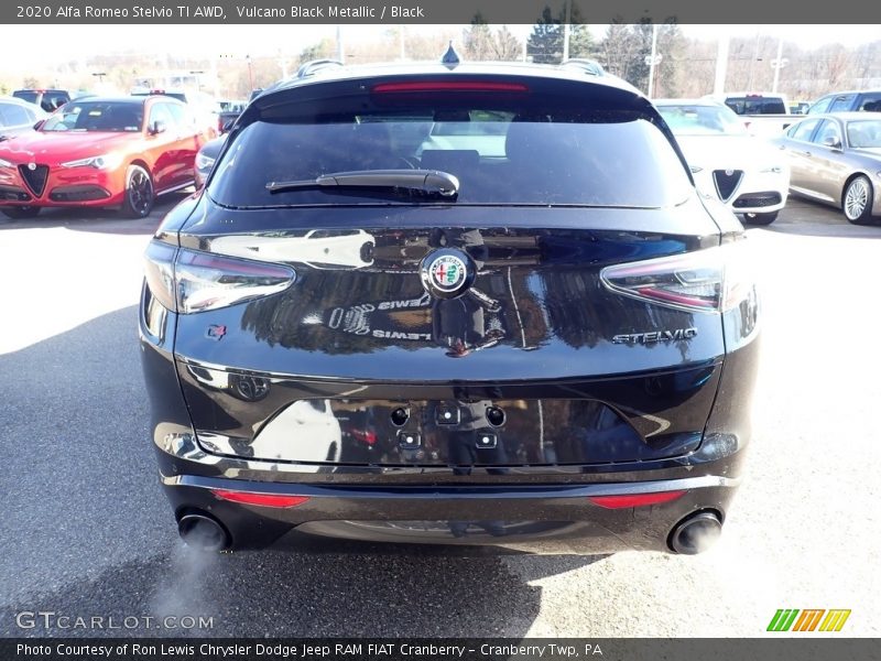 Vulcano Black Metallic / Black 2020 Alfa Romeo Stelvio TI AWD