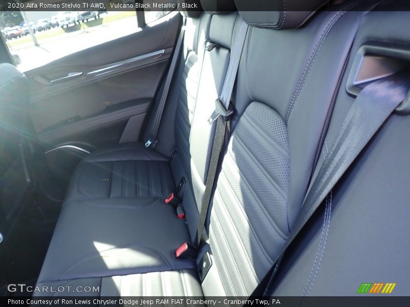 Vulcano Black Metallic / Black 2020 Alfa Romeo Stelvio TI AWD