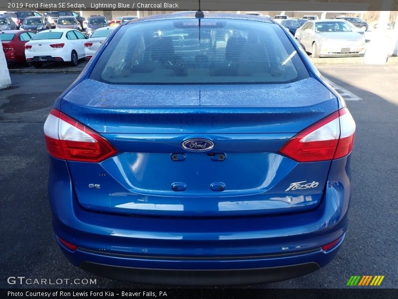Lightning Blue / Charcoal Black 2019 Ford Fiesta SE Sedan