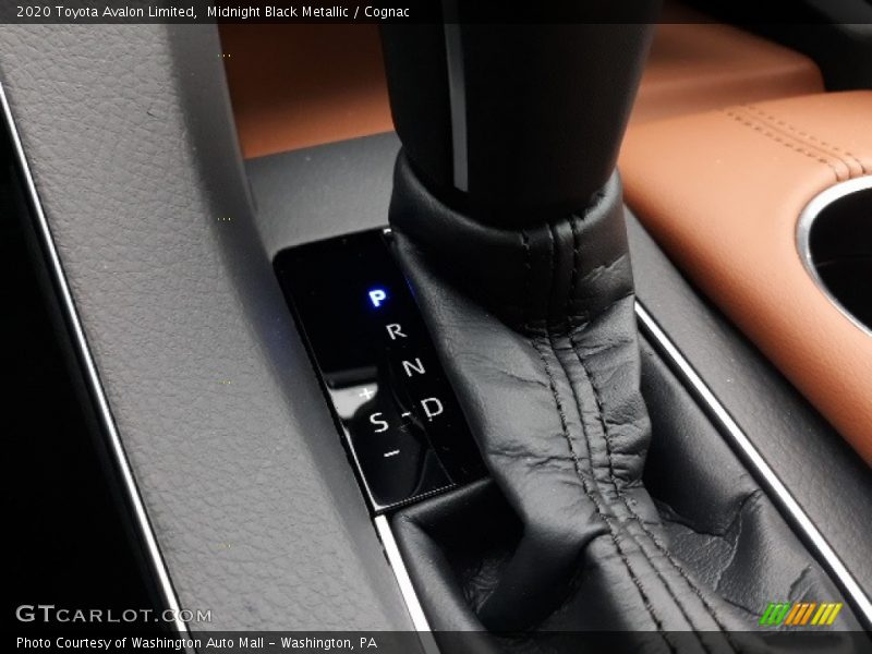 2020 Avalon Limited 8 Speed Automatic Shifter