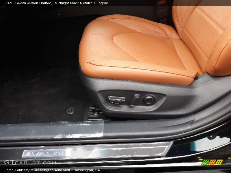 Midnight Black Metallic / Cognac 2020 Toyota Avalon Limited