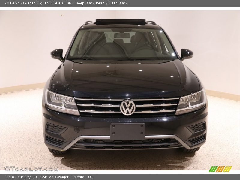 Deep Black Pearl / Titan Black 2019 Volkswagen Tiguan SE 4MOTION