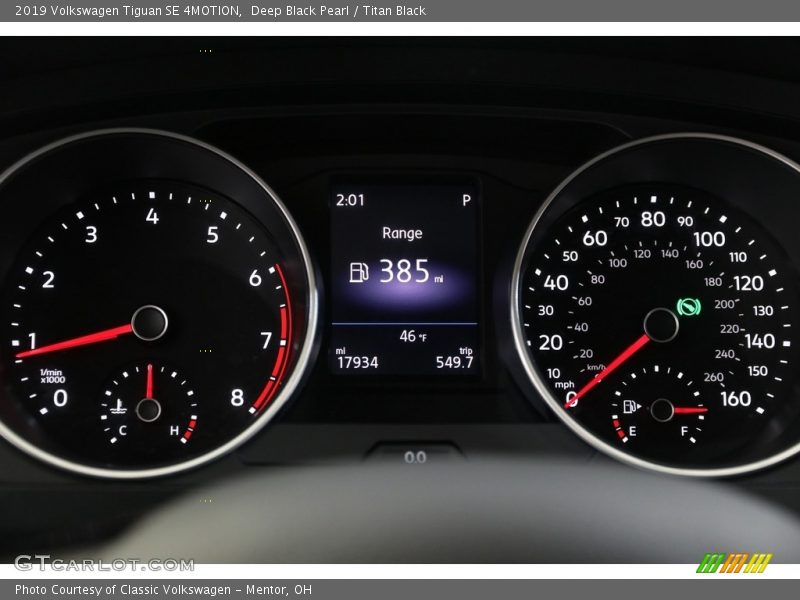 Deep Black Pearl / Titan Black 2019 Volkswagen Tiguan SE 4MOTION