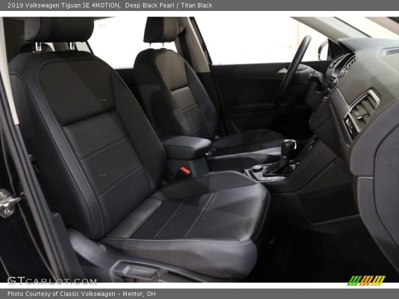 Deep Black Pearl / Titan Black 2019 Volkswagen Tiguan SE 4MOTION