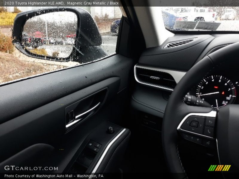 Magnetic Gray Metallic / Black 2020 Toyota Highlander XLE AWD